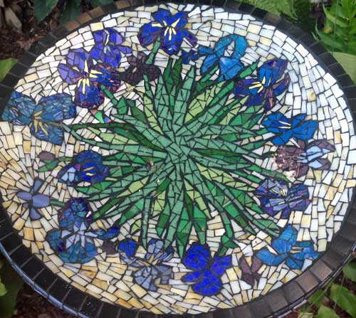 mosaic-birdbath-top-det