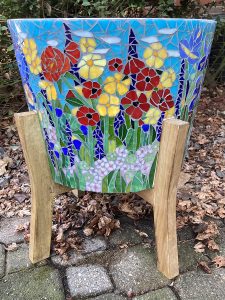mosaic-covered-planter-finished-3