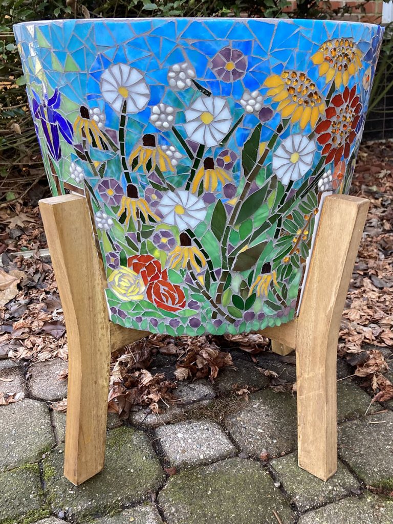 mosaic-covered-planter-finished
