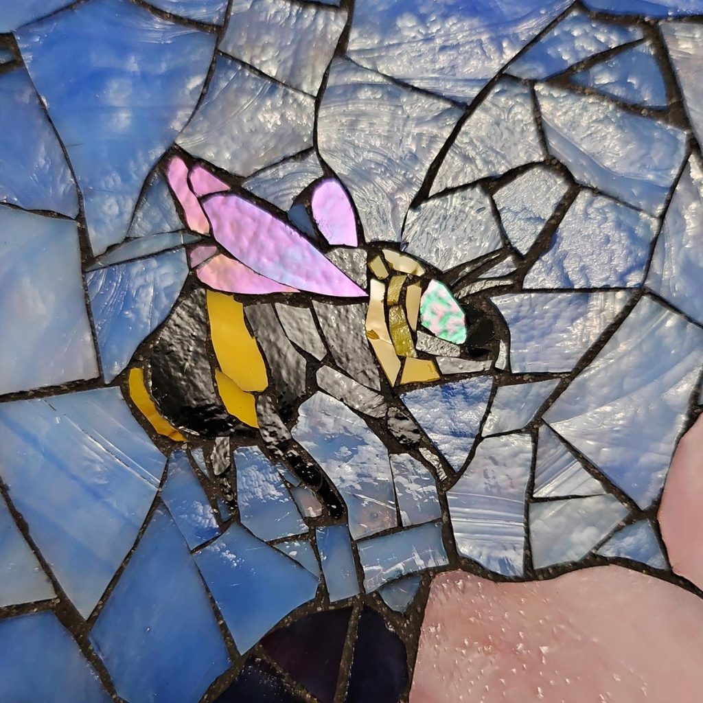 flowers-mosaic-bee-detail-iridescent